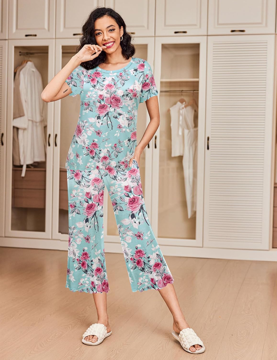 Teal floral short-sleeve pajama set with cropped pants