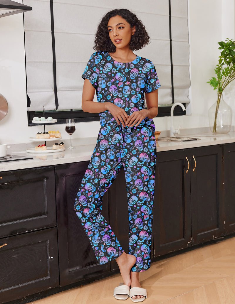 Blue skull-pattern pajama set with short sleeves and long drawstring pants
