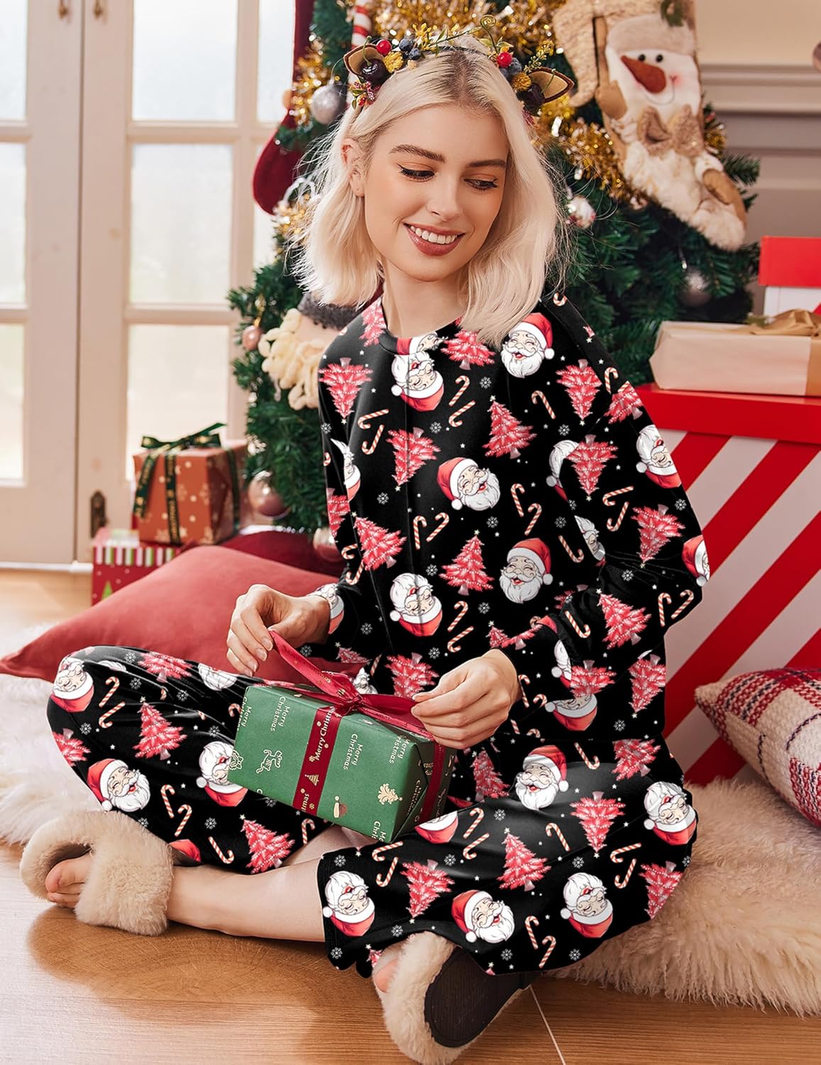 2-piece Santa-pattern lounge set: long-sleeve shirt with drawstring waist pants