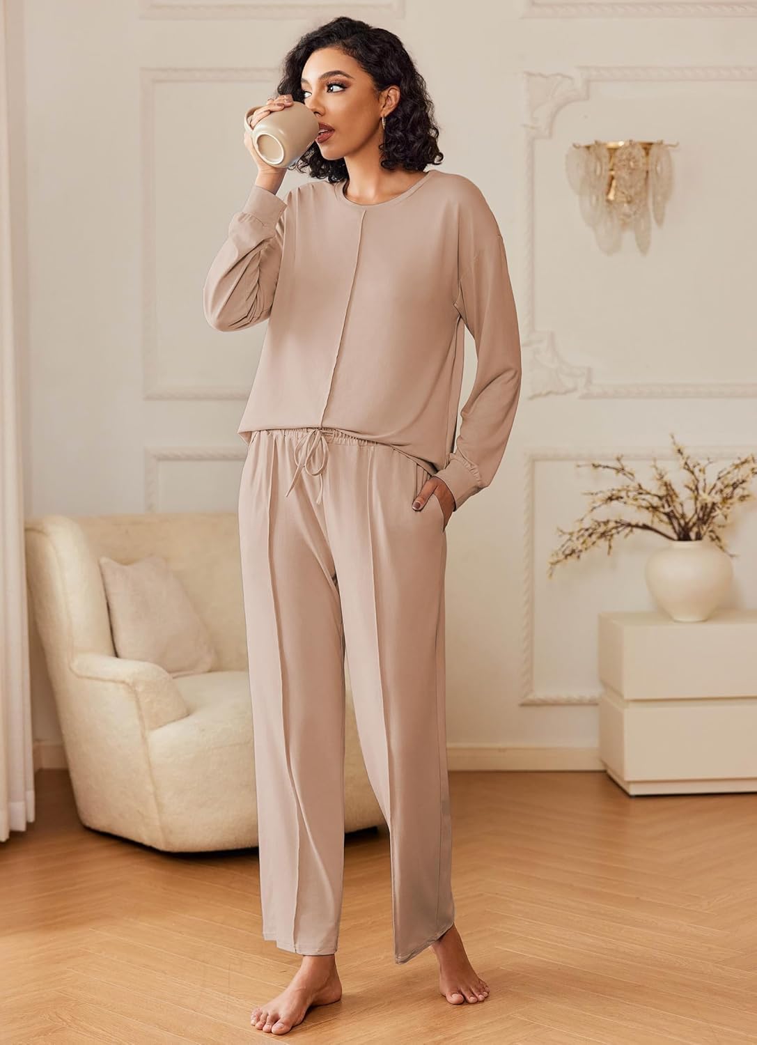Beiger 2-teiliger Lounge-Pyjama: Langarmshirt und lange Hose