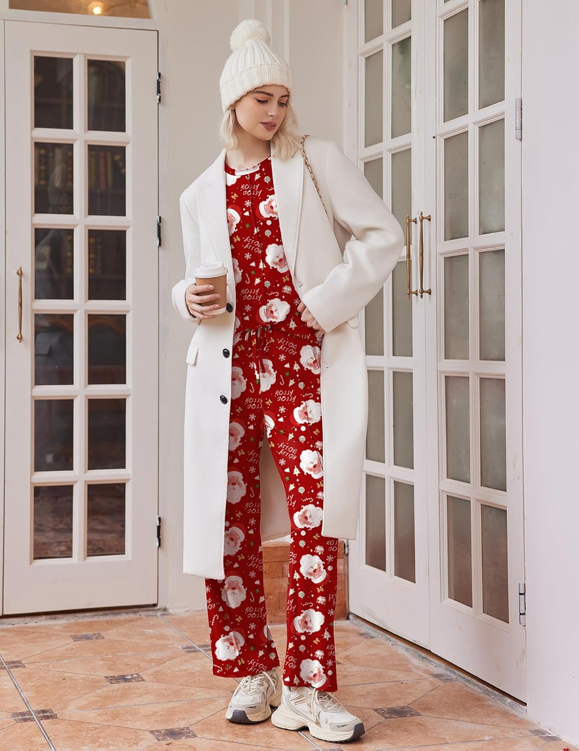 Roter 2-teiliger Pyjama mit Weihnachtsmuster: Langarmoberteil und lange Hose