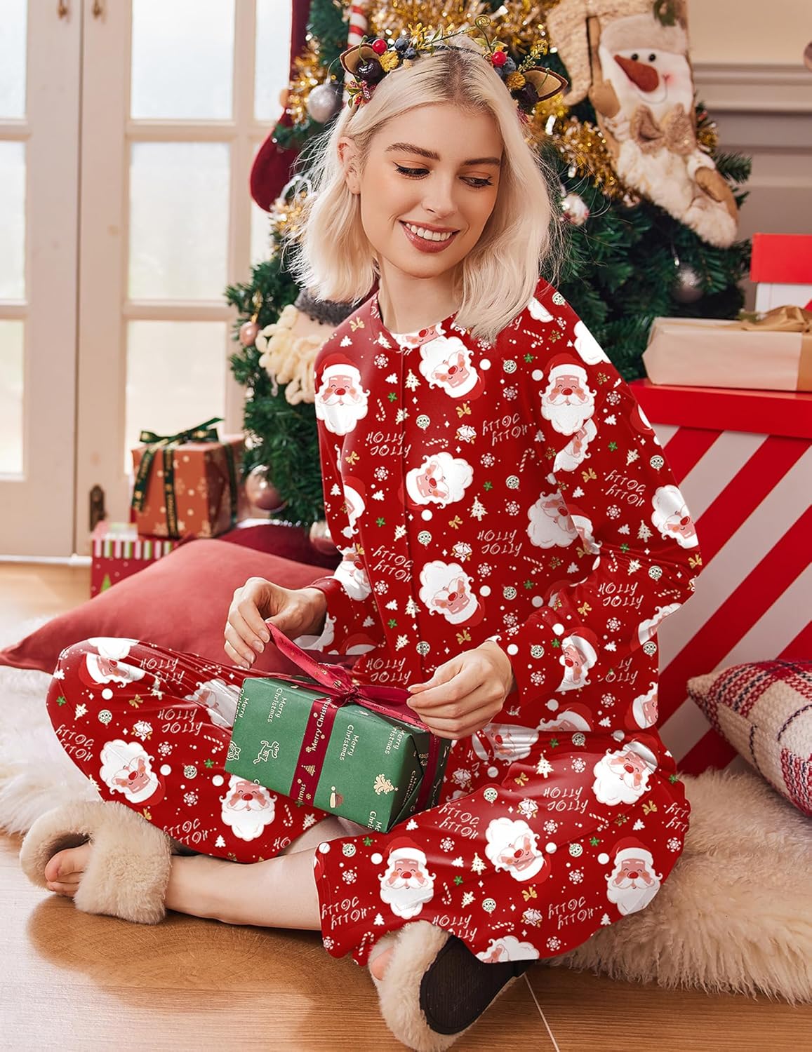 Roter 2-teiliger Pyjama mit Weihnachtsdruck: Langarmoberteil und lange Hose