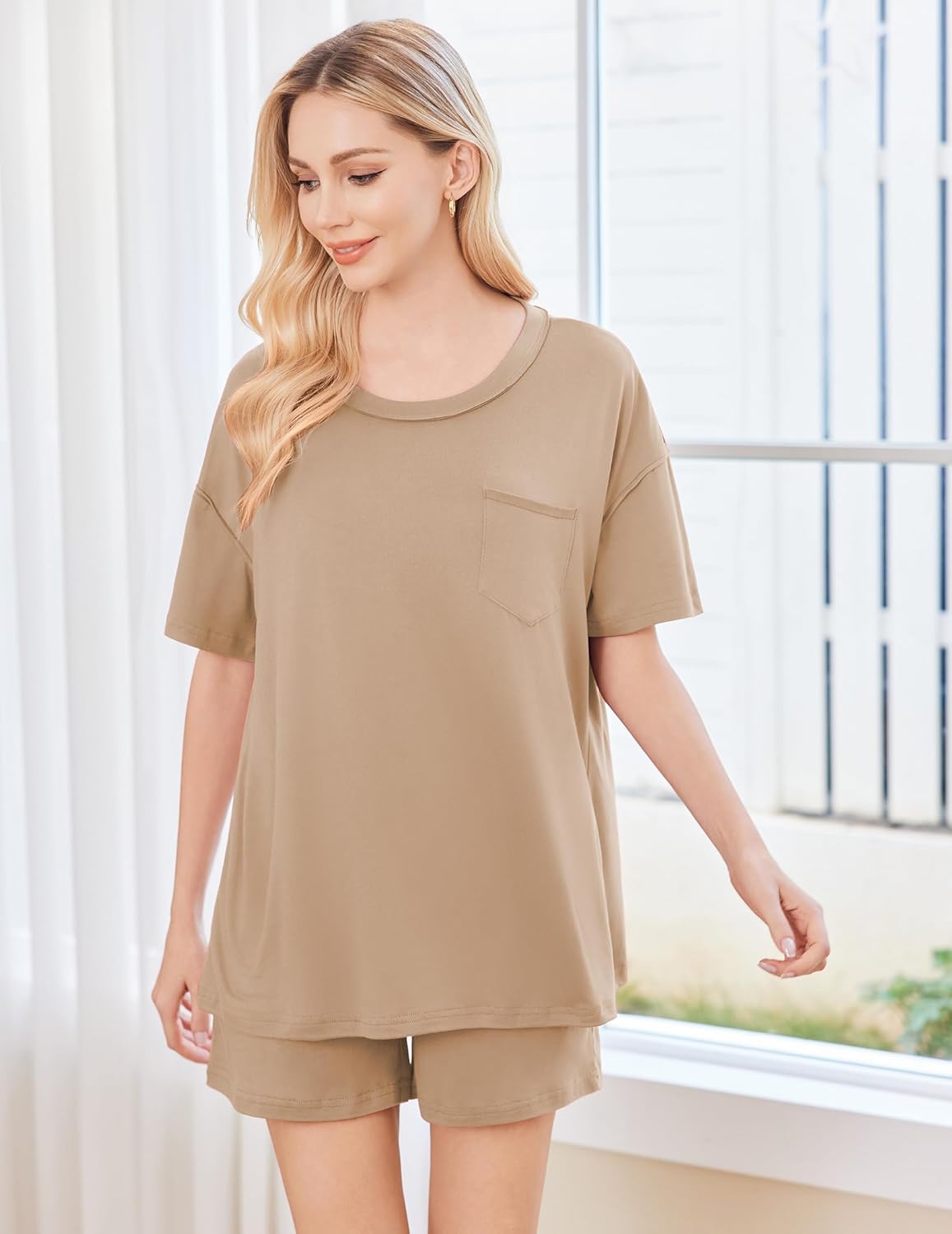 Khaki 2-teiliges Pyjama-Set: kurzärmeliges Shirt mit Brusttasche, kurze Shorts
