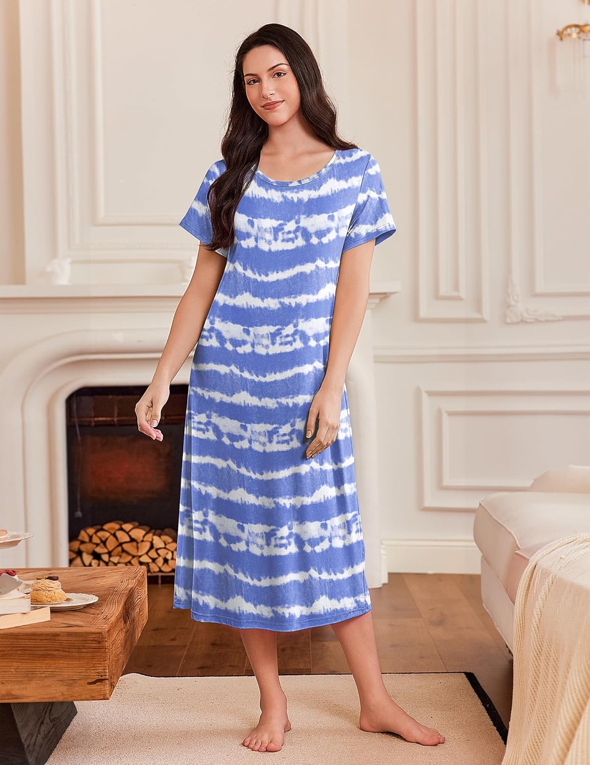 Long nightgown dress in blue tie-dye stripes, short sleeves, round neck