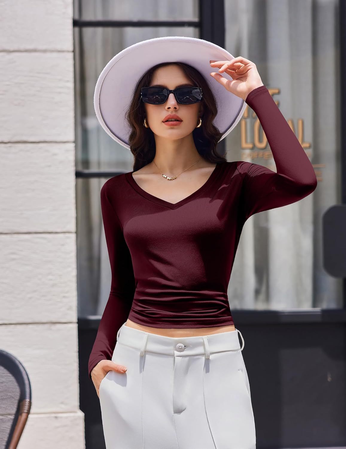 Langarmshirt mit V-Ausschnitt in Dunkelrot/Bordeaux, Rippstruktur, Slim-Fit