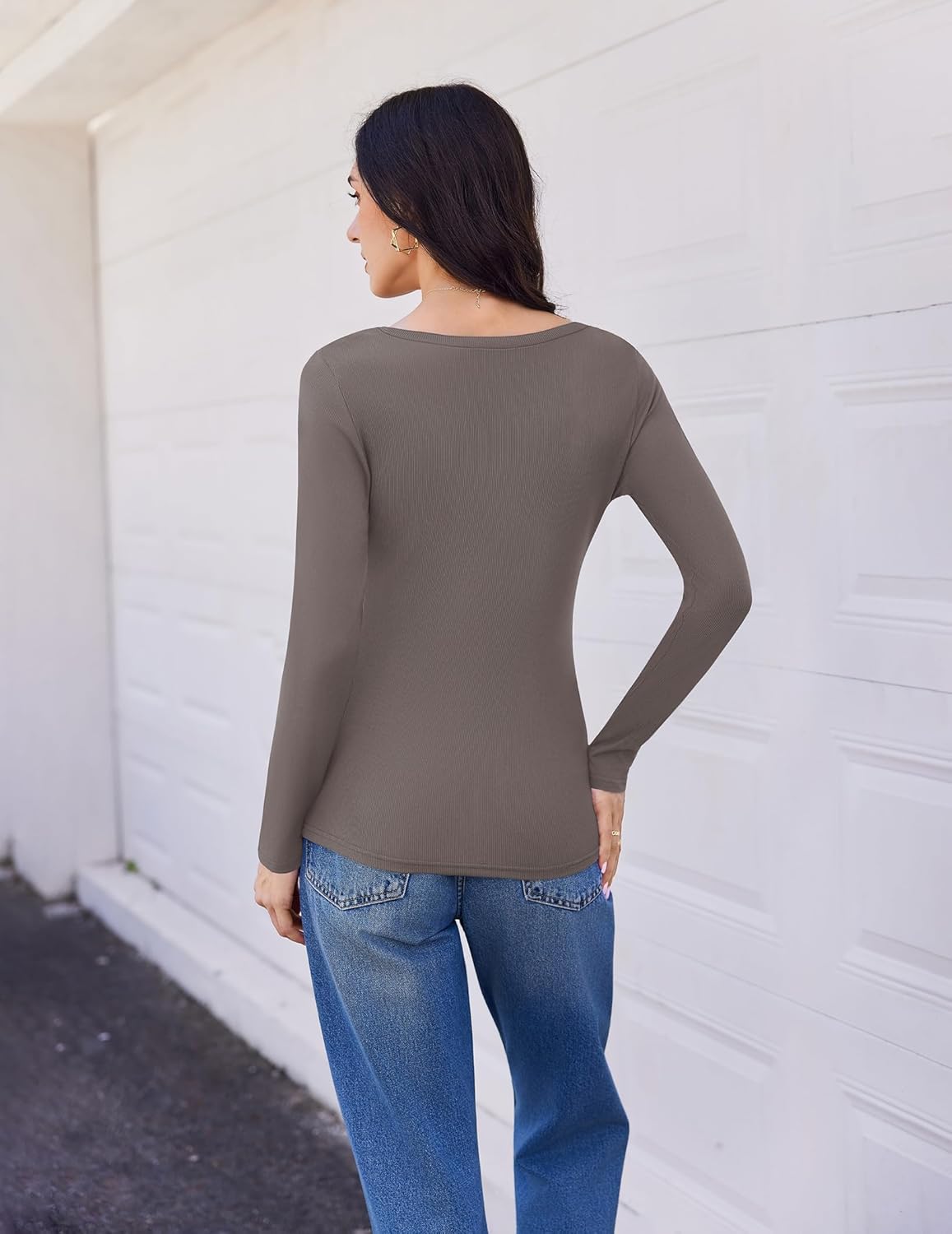 Rückansicht Longsleeve V-Ausschnitt, gerippte Slim-Fit Basic-Top in Dunkelgrau