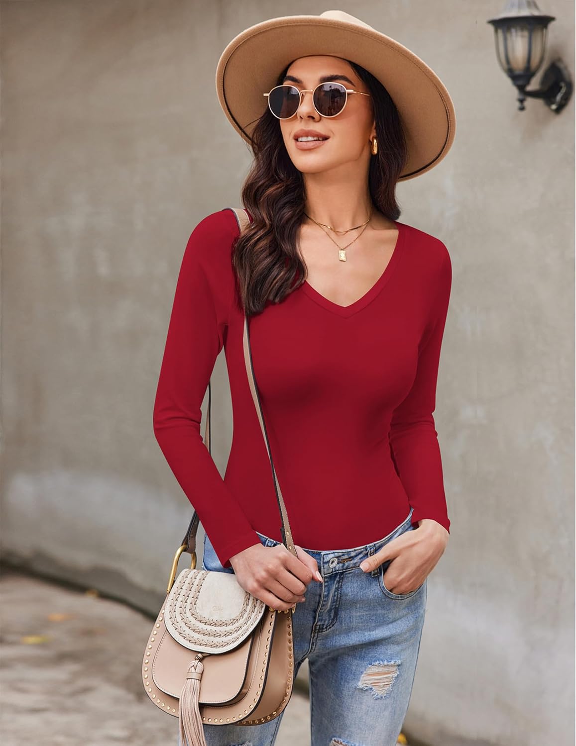 V-neck long-sleeve slim-fit shirt in red