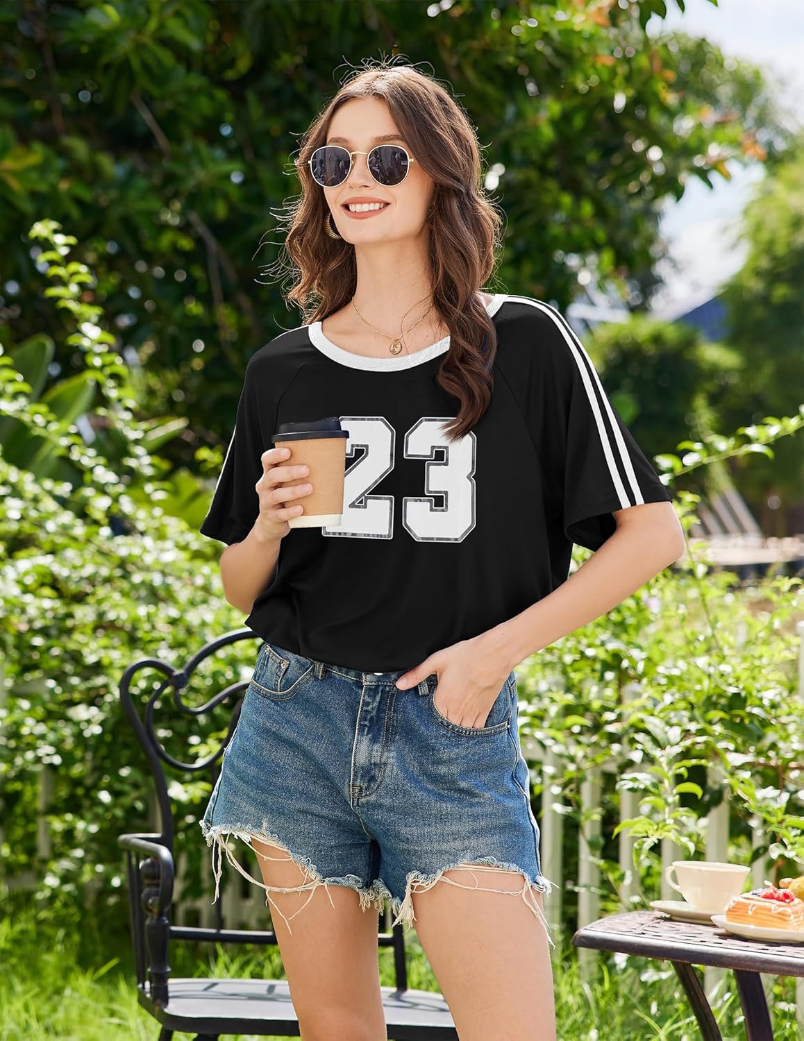 Schlafkleid schwarz mit großer 23-Zahl vorn, Rundhals, kurze Ärmel