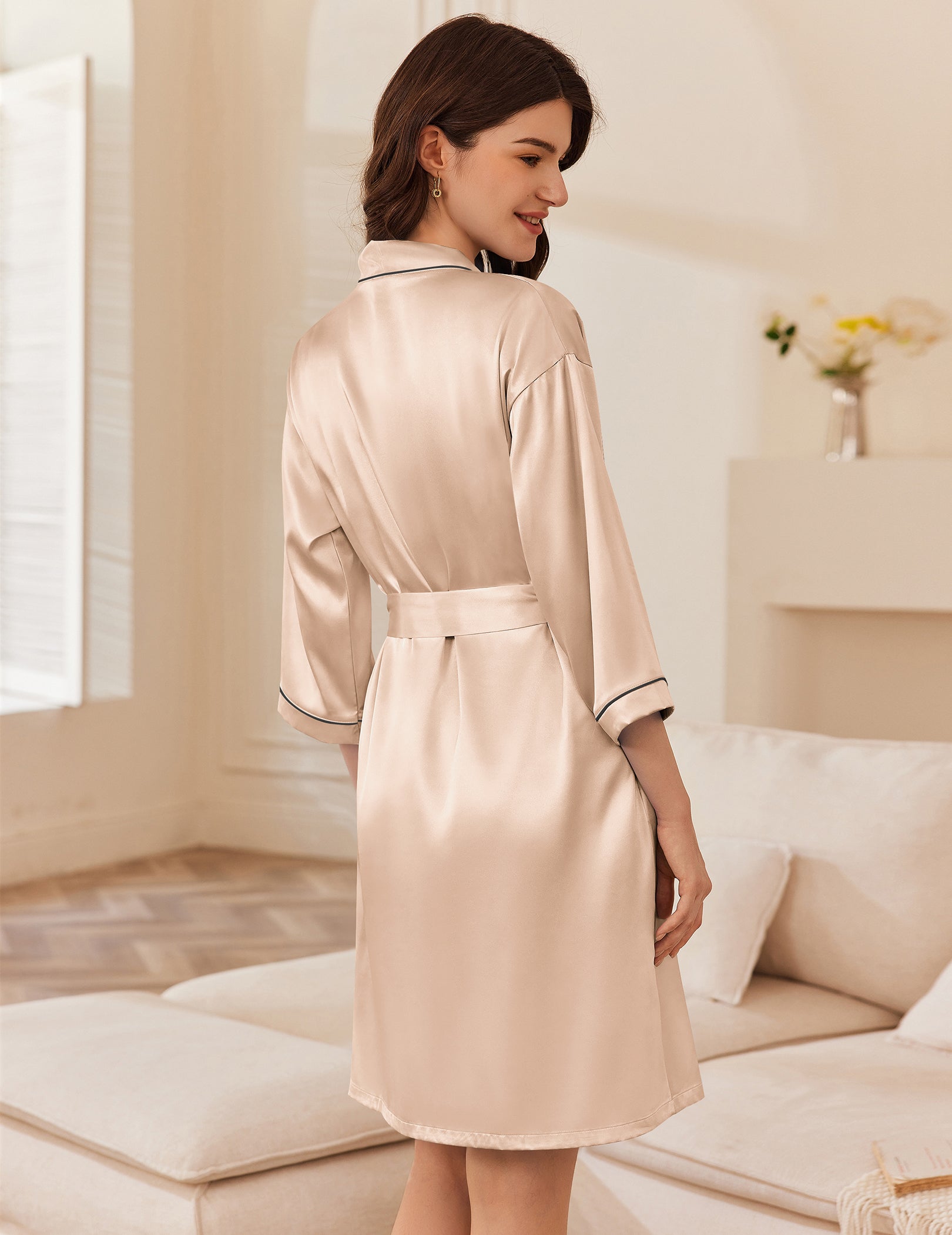 AMY008219_CH-4