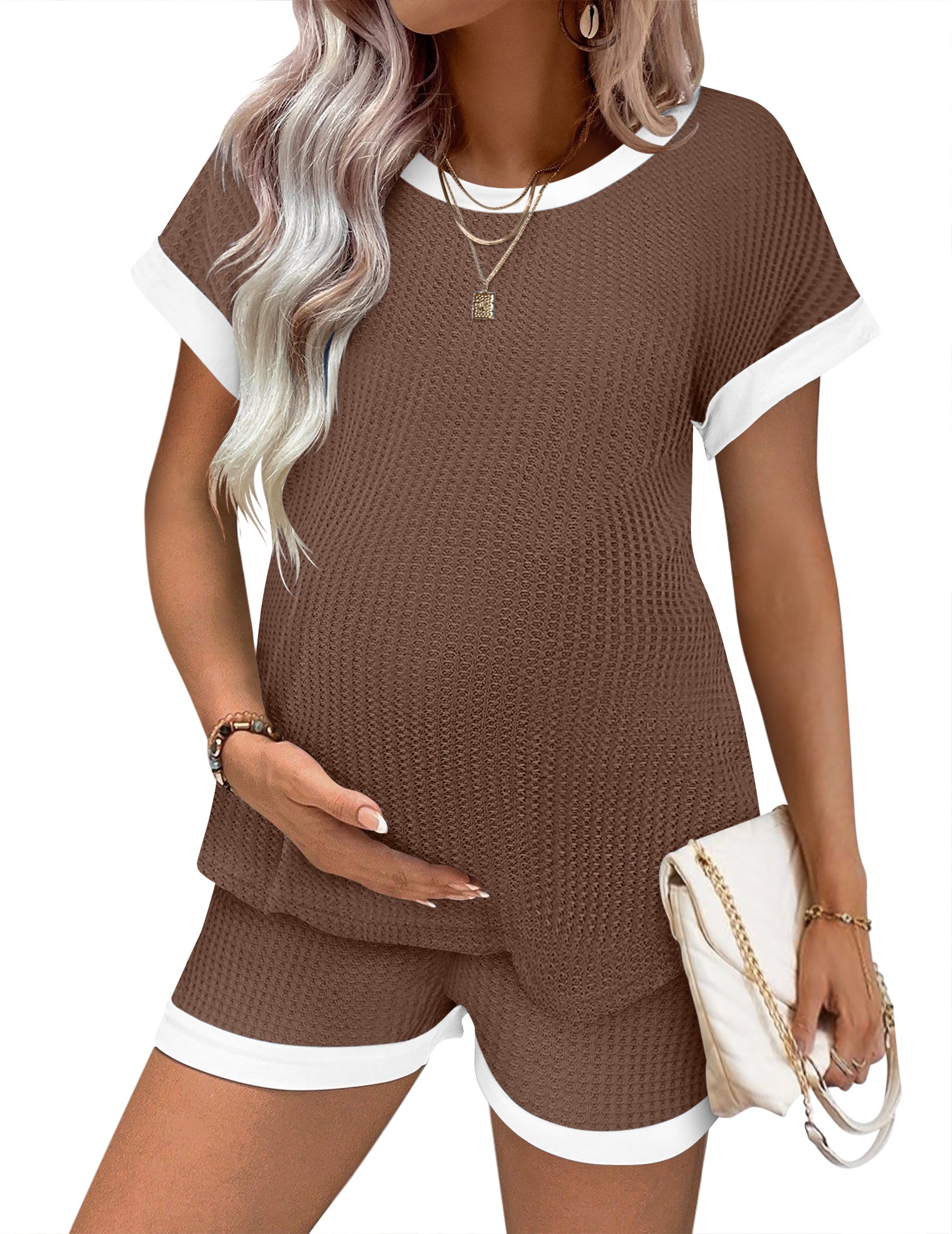 Braunes Umstands-Pyjama-Set: kurzärmeliges Top & Shorts aus Waffelstrick