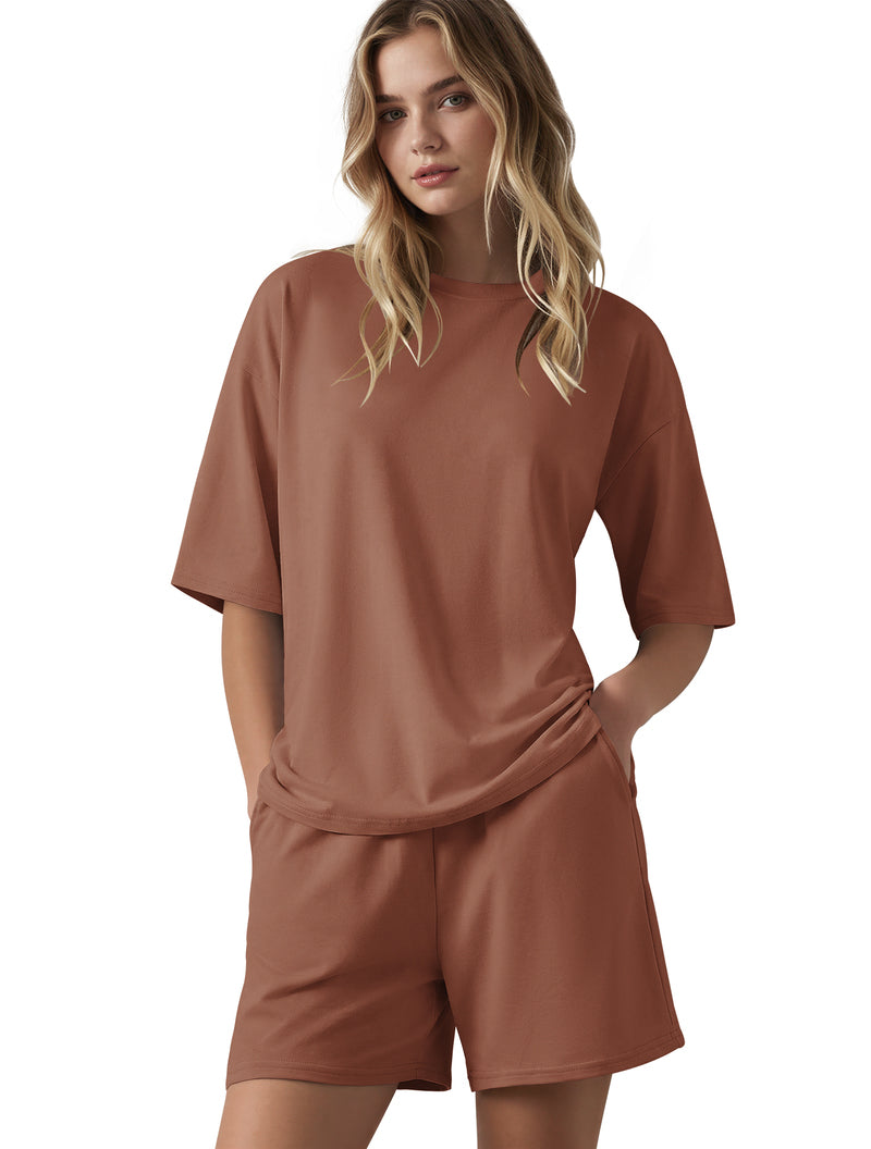 Oversized lounge set in brown: oversized T-shirt with matching casual shorts