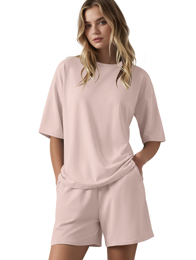 Oversized lounge set in light pink: relaxed T-shirt and matching casual shorts