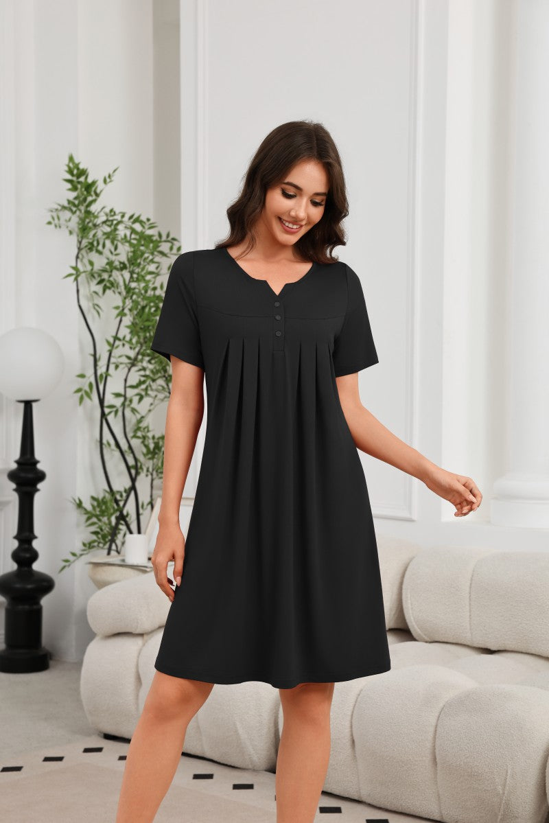Women¡¯s V-neck short-sleeve house dress in black with button front and gathered yoke