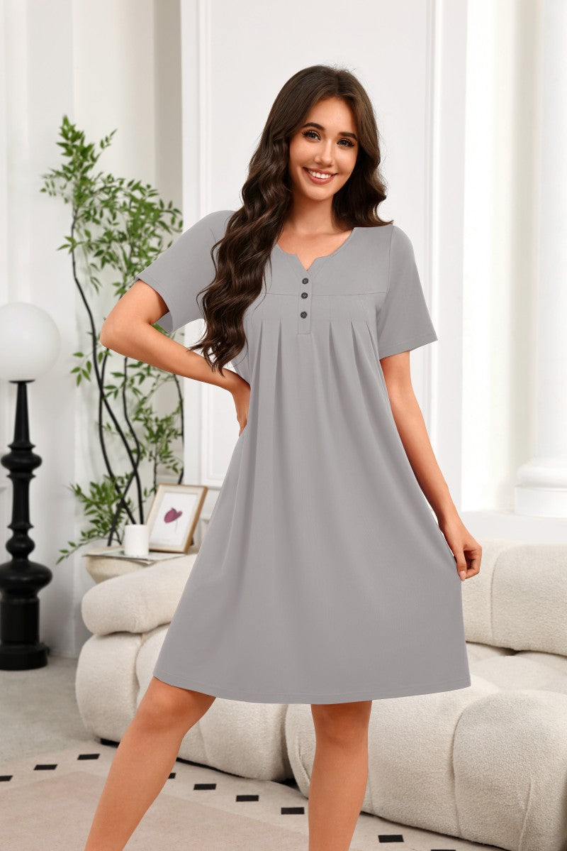 Women¡¯s light gray short-sleeve house dress with V-neck button front and pleats