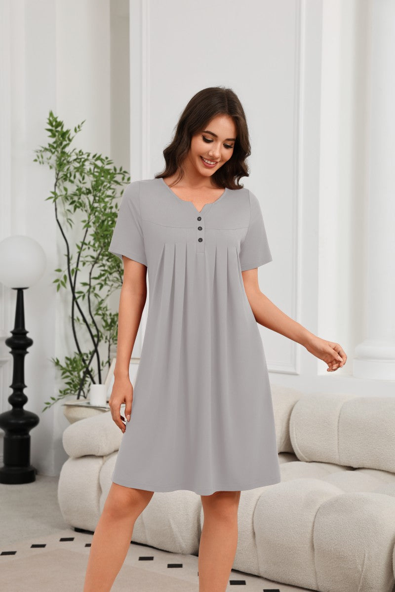 Women¡¯s light gray short-sleeve house dress with V-neck button front and gathered skirt