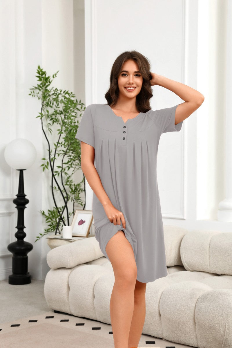 Women¡¯s light gray short-sleeve house dress with button placket and side-slit hem