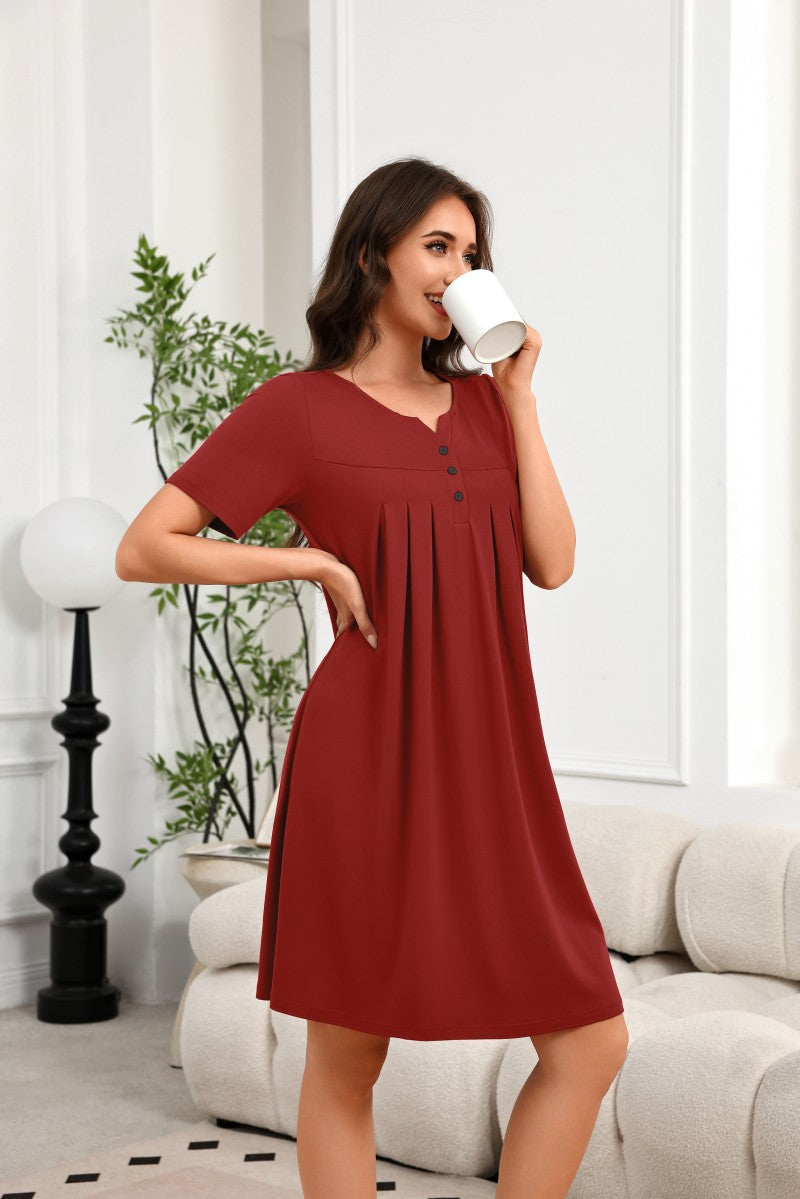 Women¡¯s wine red V-neck short-sleeve house dress with gathered yoke and button closure