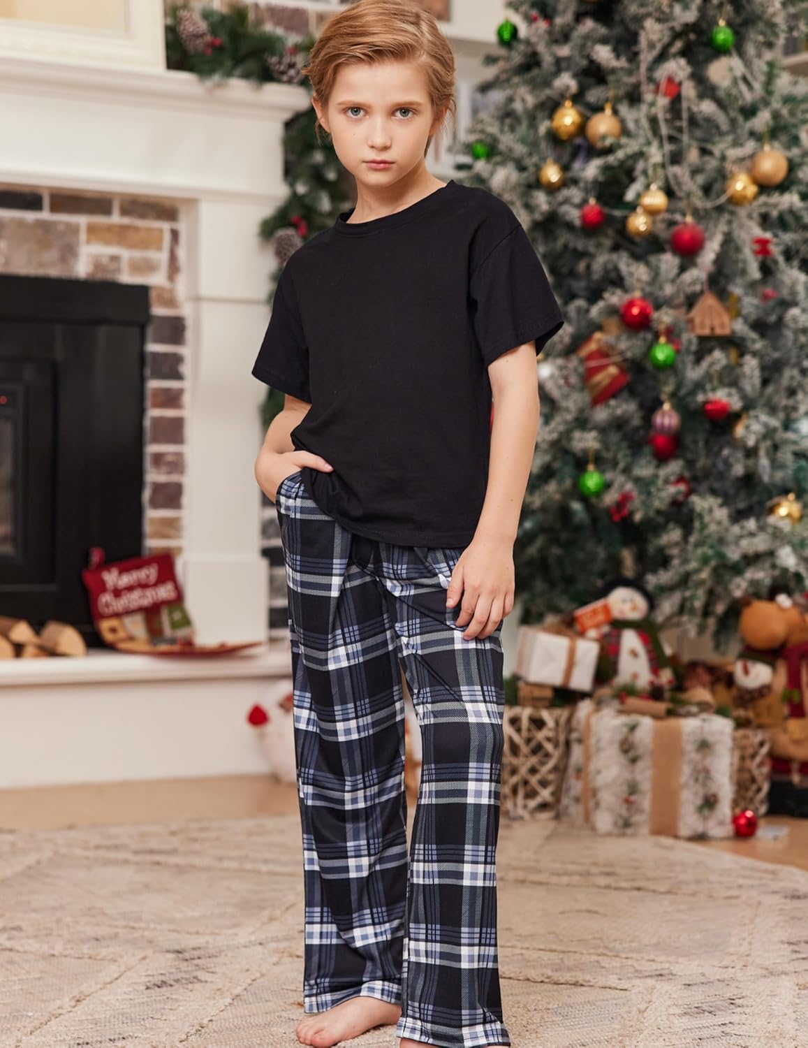 Boys plaid pyjama pants in dark blue and white check, elastic waist