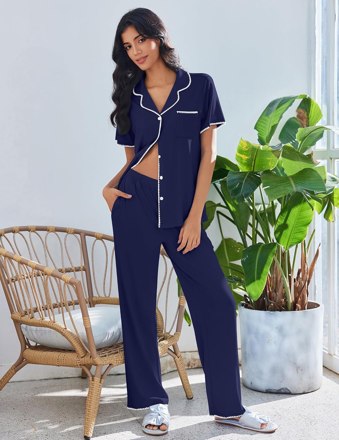 Pijamas lounge de 2 piezas, azul marino con botones y ribete claro, pantalón de pierna recta