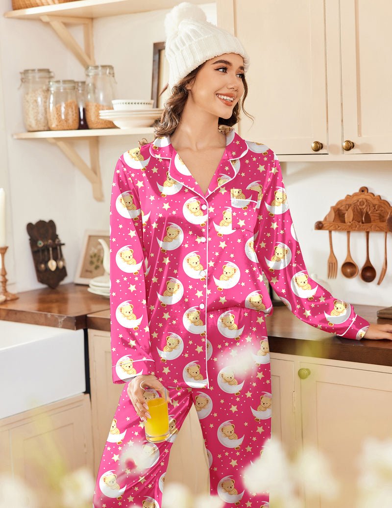 Pinkes Satin-Pyjama Set mit Teddy- und Sternchen-Print, lange Ärmel mit Knopfleiste
