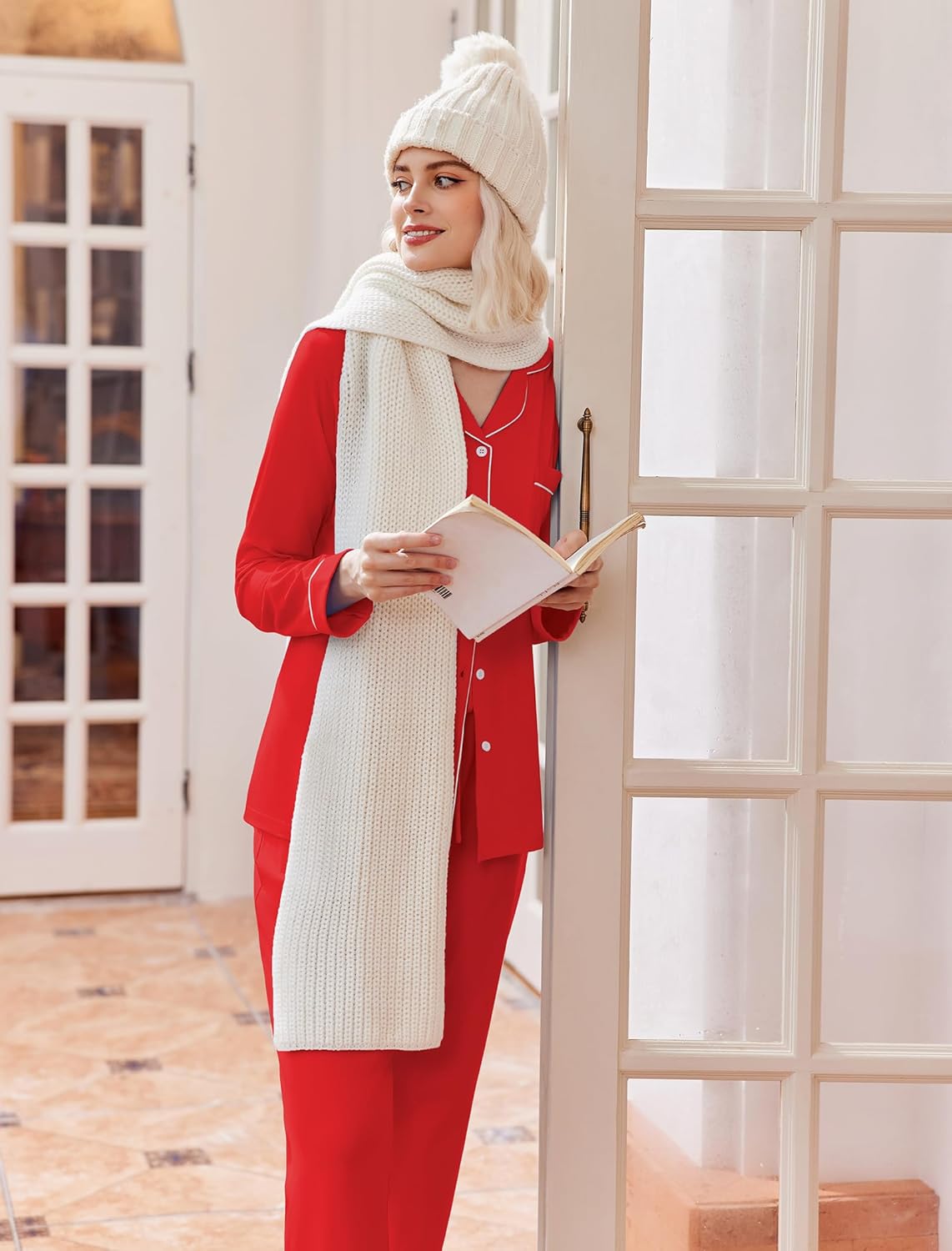 Classic long pajama set, rotes Set mit V-Ausschnitt und weißen Paspeln
