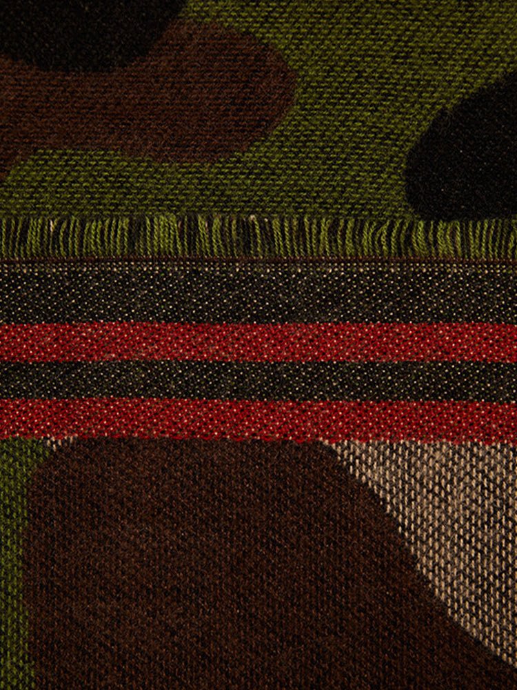 Camo shawl scarf close-up of red stripe band and textured woven fabric