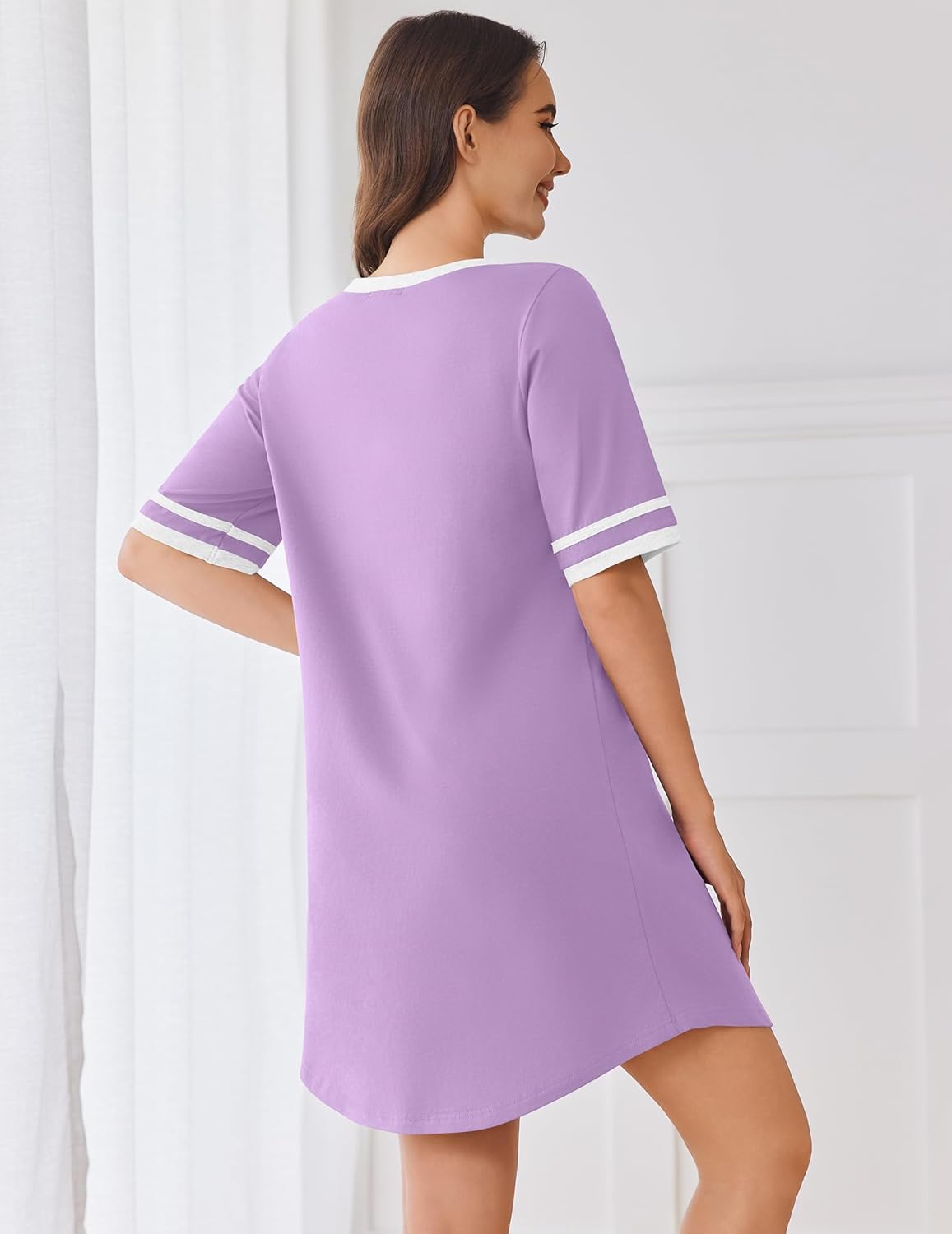 Cotton nightgown in lilac with white-striped sleeve cuffs, short sleeves, back view