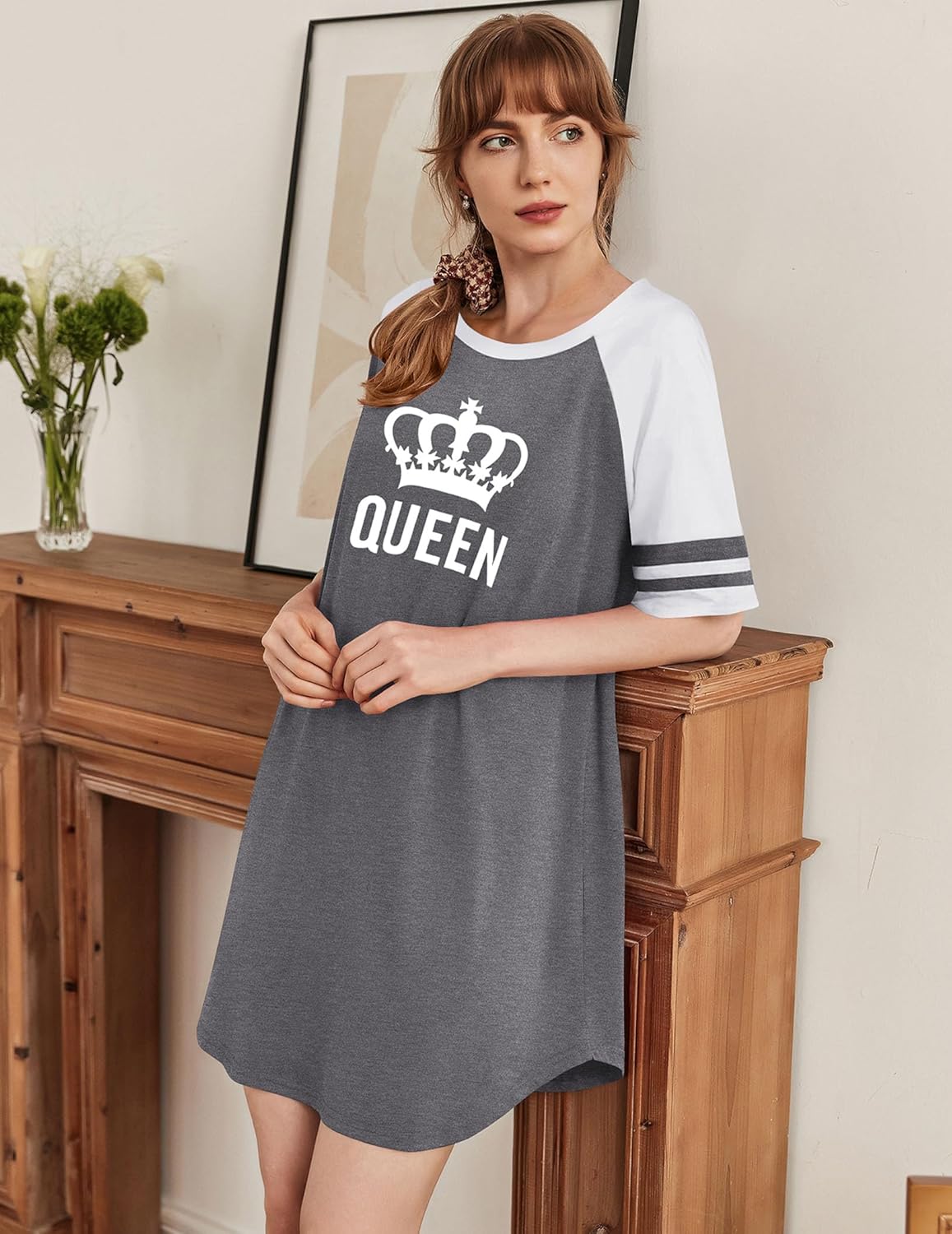 Cotton nightgown, short sleeves, dark gray with white sleeves; 'QUEEN' crown print