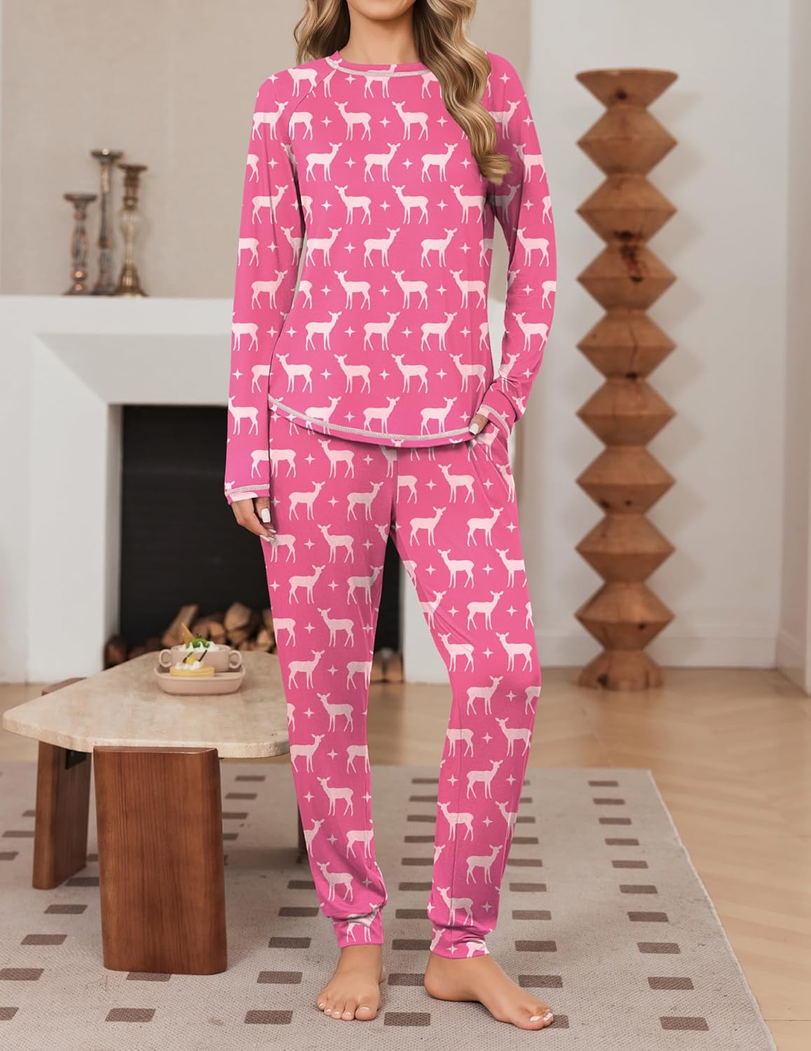 Pinkes Pyjama-Set mit Hundemuster: Langarmshirt und lange Hose
