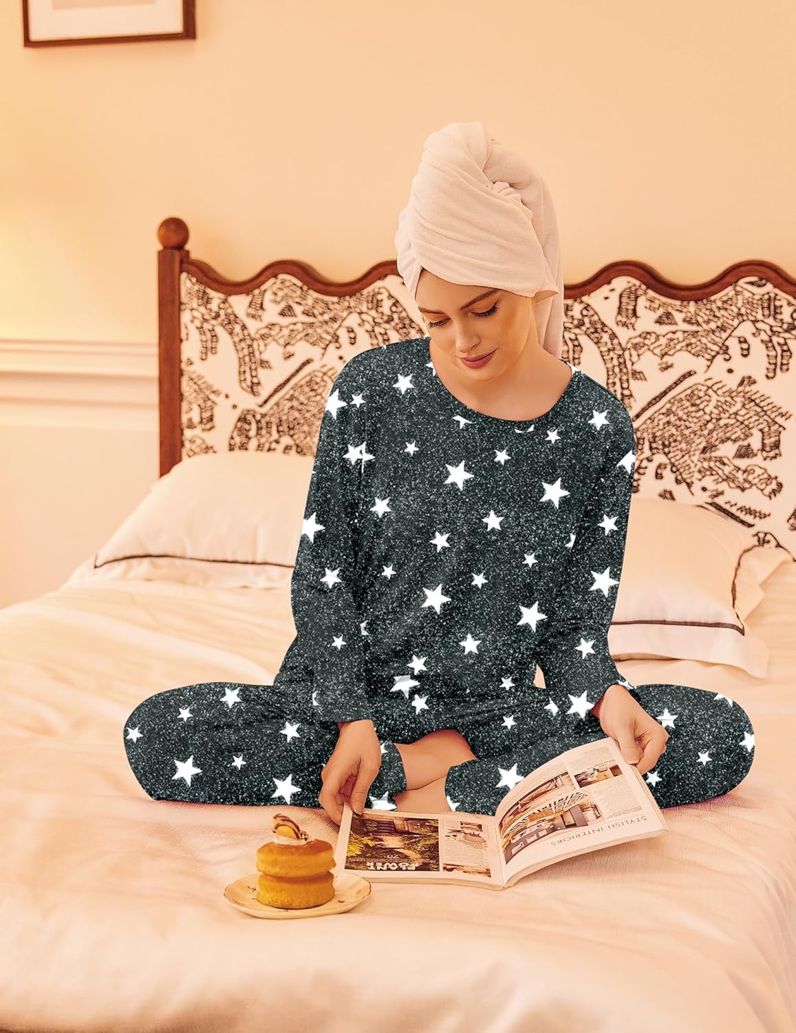 Dark grey star-print pajama set, long sleeves and matching wide-leg pants