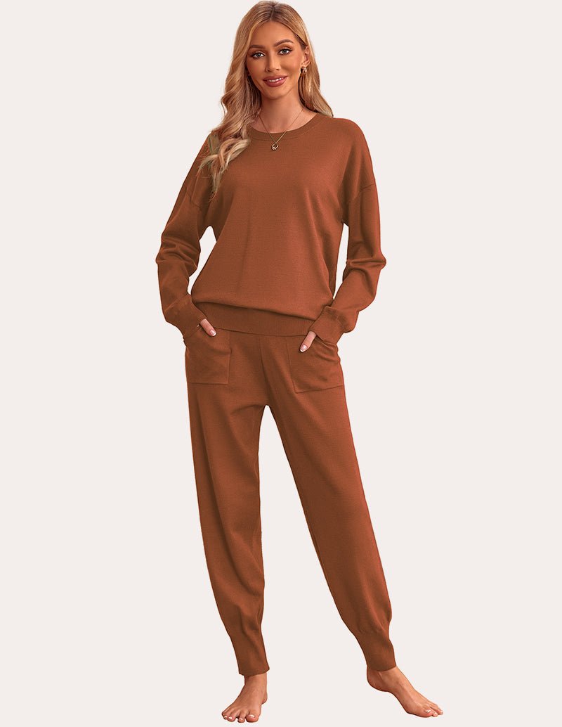 Caramelfarbenes Strick-Pyjama-Set: Langarmshirt, Jogginghose mit Taschen