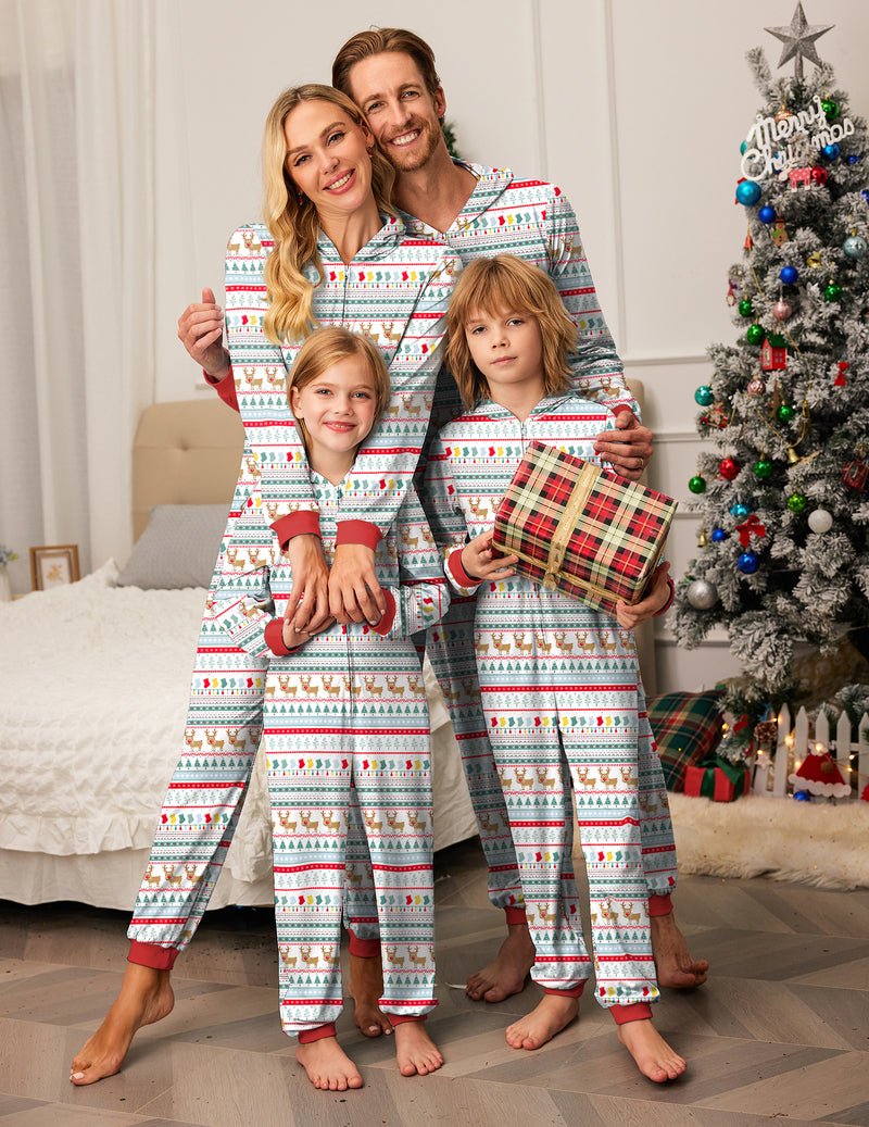 Familien-Schlafanzug-Einteiler mit Kapuze und Rentier-Print, buntes Weihnachtsmuster