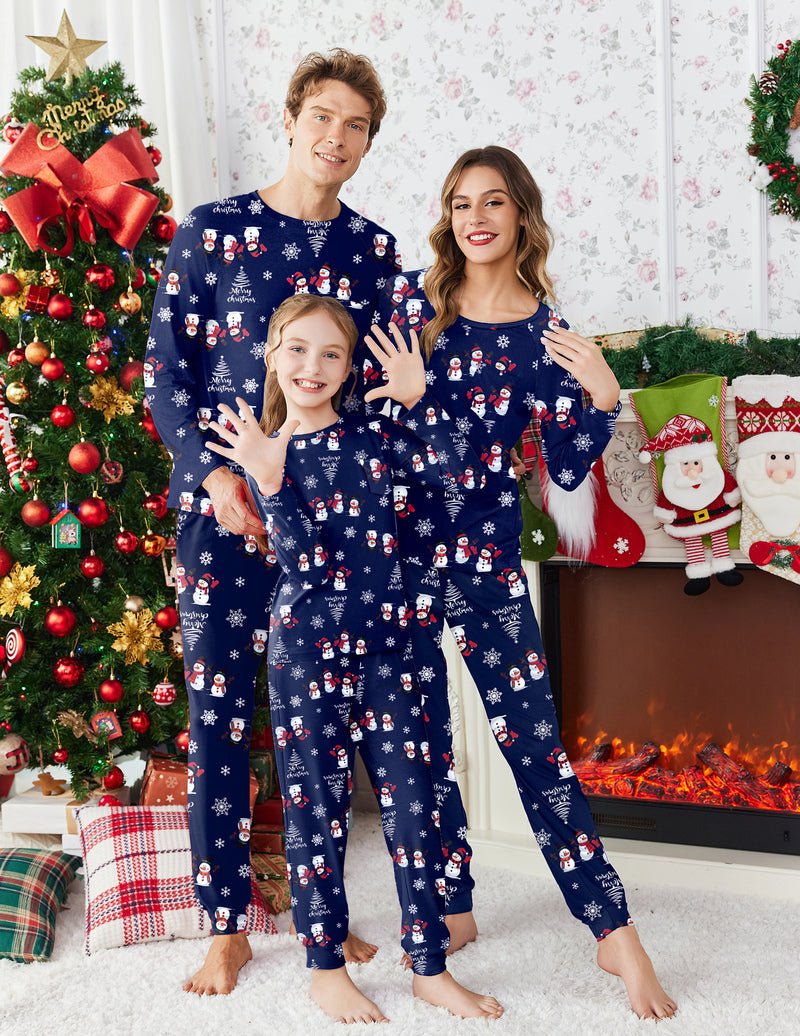 Weihnachtspyjama-Set Familie in Dunkelblau: langärmliger Pyjama mit wiederholtem Weihnachtsmuster