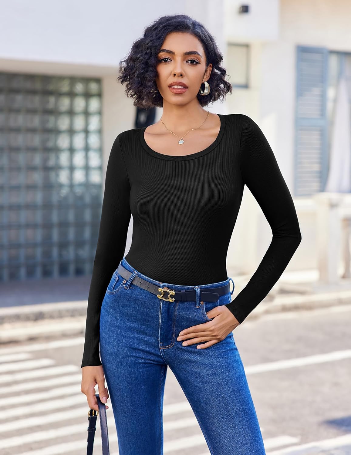 Ekouaer Camiseta de manga larga acanalada con cuello barco, color negro