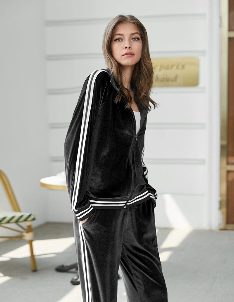Schwarzes Zip-Trackset: offene Zipjacke mit Streifen und Jogginghose