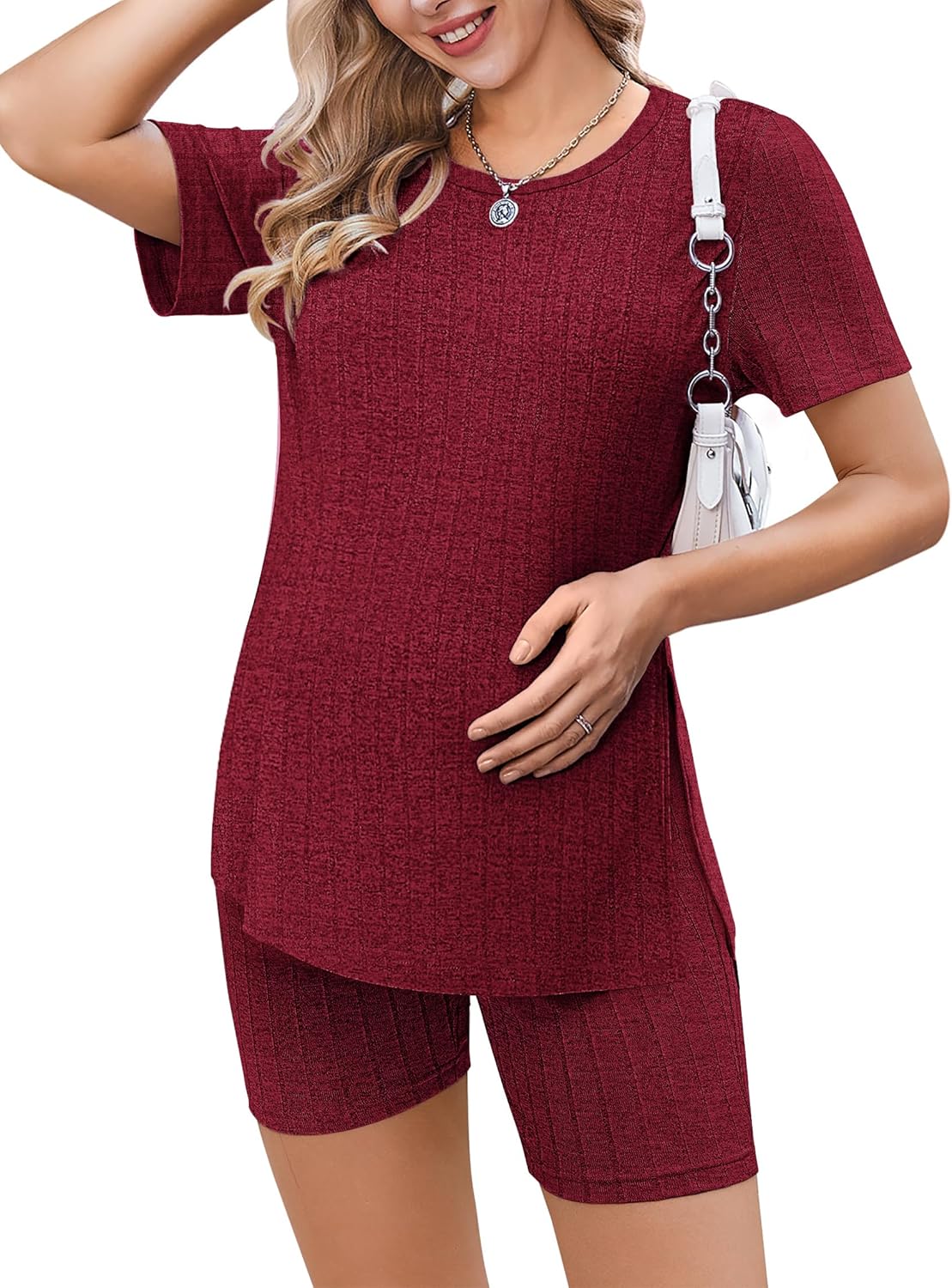 Umstands-Set 2-teilig aus geripptem Strick in Wine Red; bequemes Shirt mit Shorts