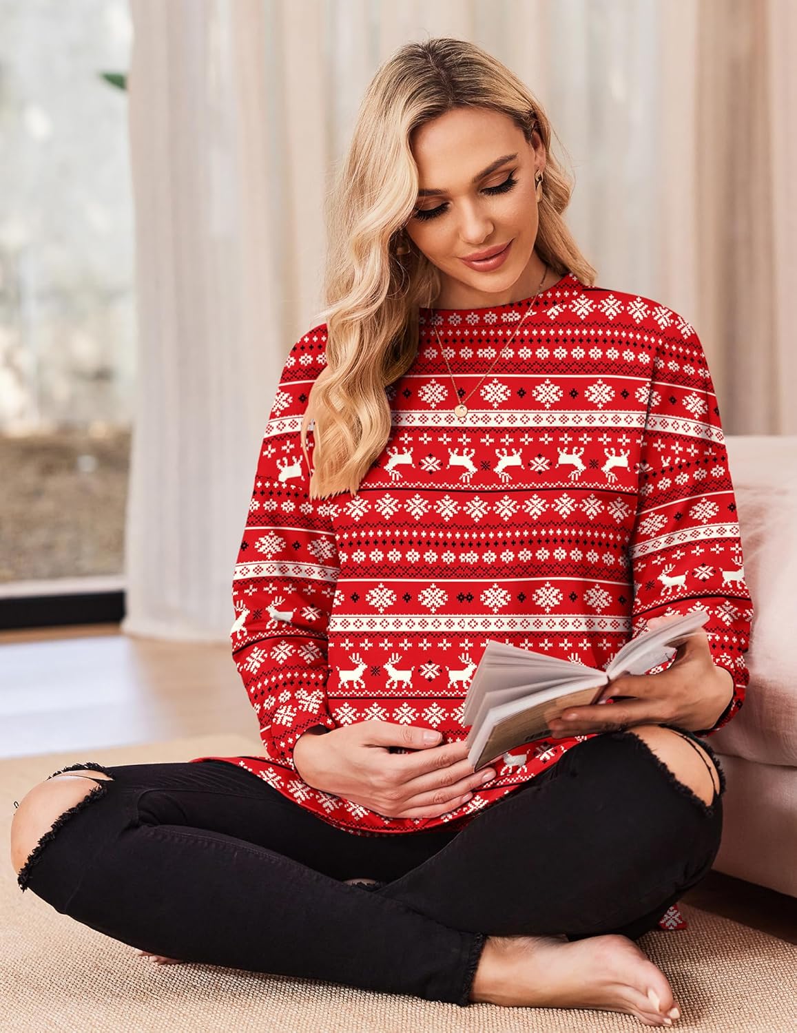 Maternity long-sleeve tee rojo navideño con abertura lateral y cuello redondo