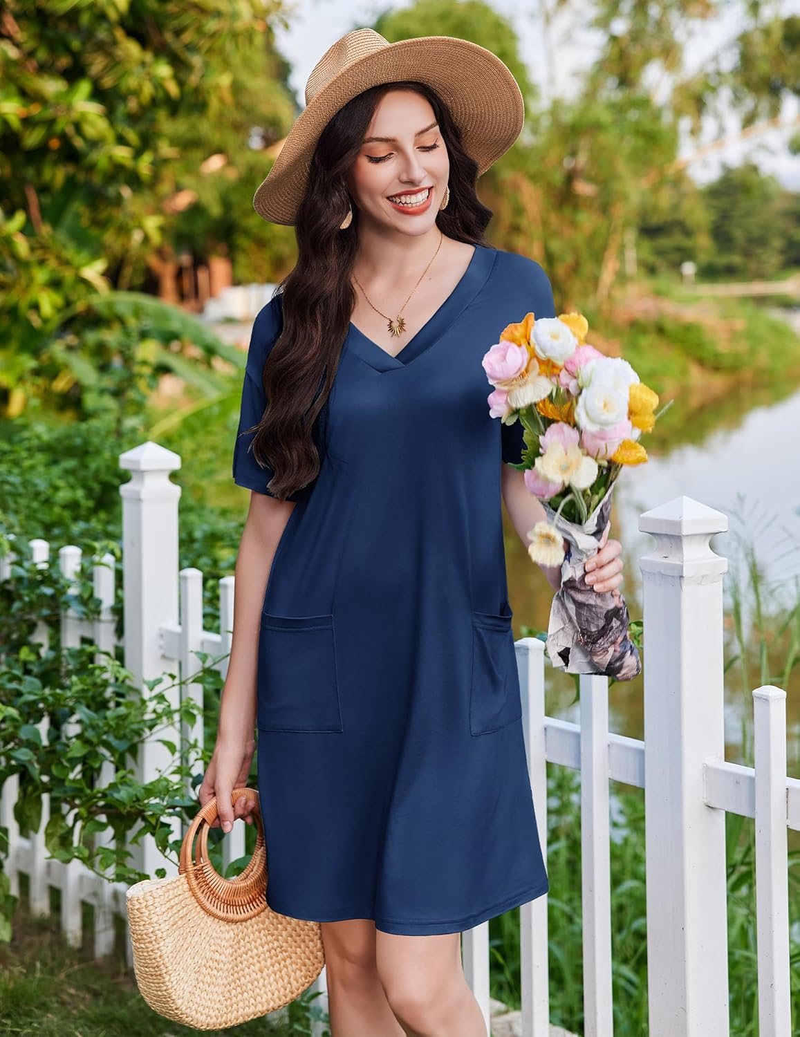 Short-sleeve nightgown, navy V-neck with chest pocket and side pockets