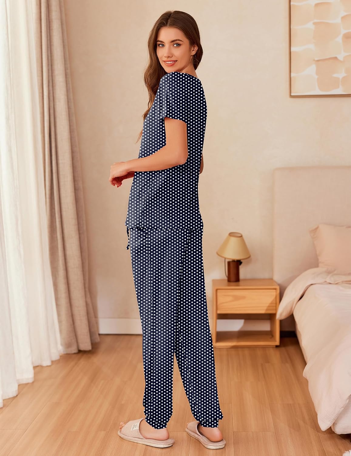 Schlafanzug-Set mit kurzen Ärmeln, dunkelblau gepunktet, lange Hose