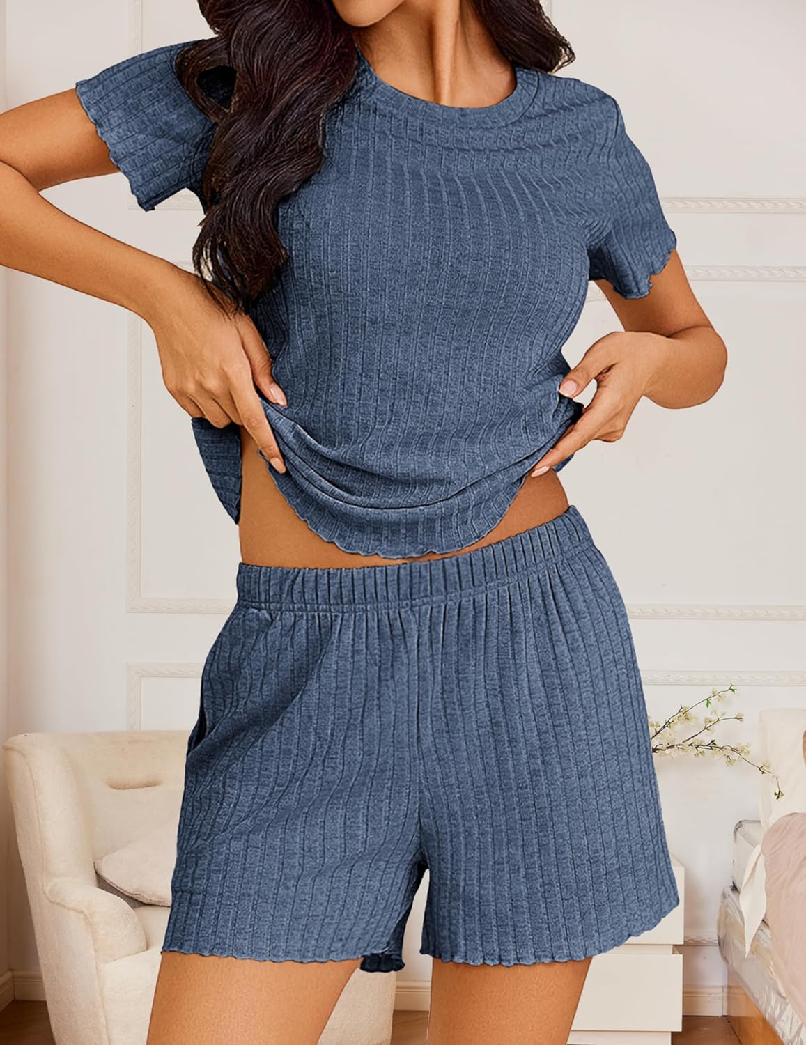 Lake-Blue Pajama-Set aus Rippstrick: Kurzarmshirt und Shorts, elastischer Bund
