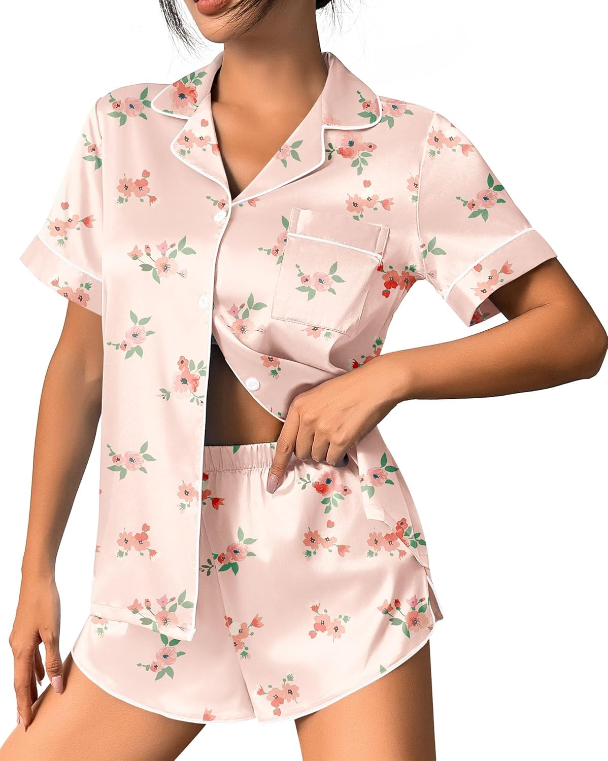 Rosa Pyjama-Set mit Blümchenprint, Kurzarmhemd mit Knöpfen und passenden Shorts