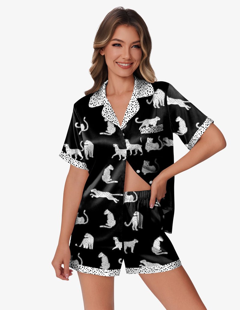 Schwarzer Satin-Teddy-Shorty mit weißem Tierprint, spitzer Kragen, kurze Hose, 2-teilig