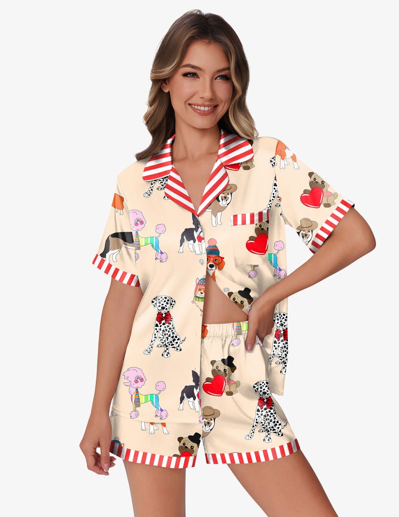 Beiger Satin-Teddy-Schlafanzug mit Hundemotiv und roten Streifen am Kragen, 2-teilig