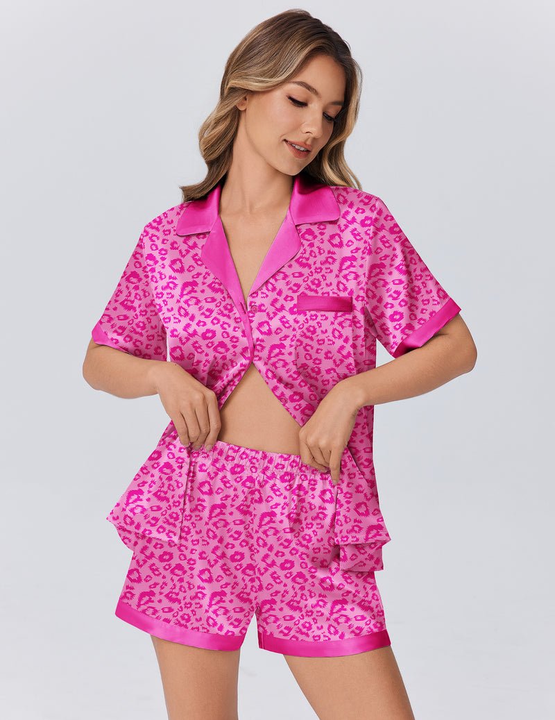 Pyjama léopard fuchsia, chemise à col cranté ouverte et short taille élastique