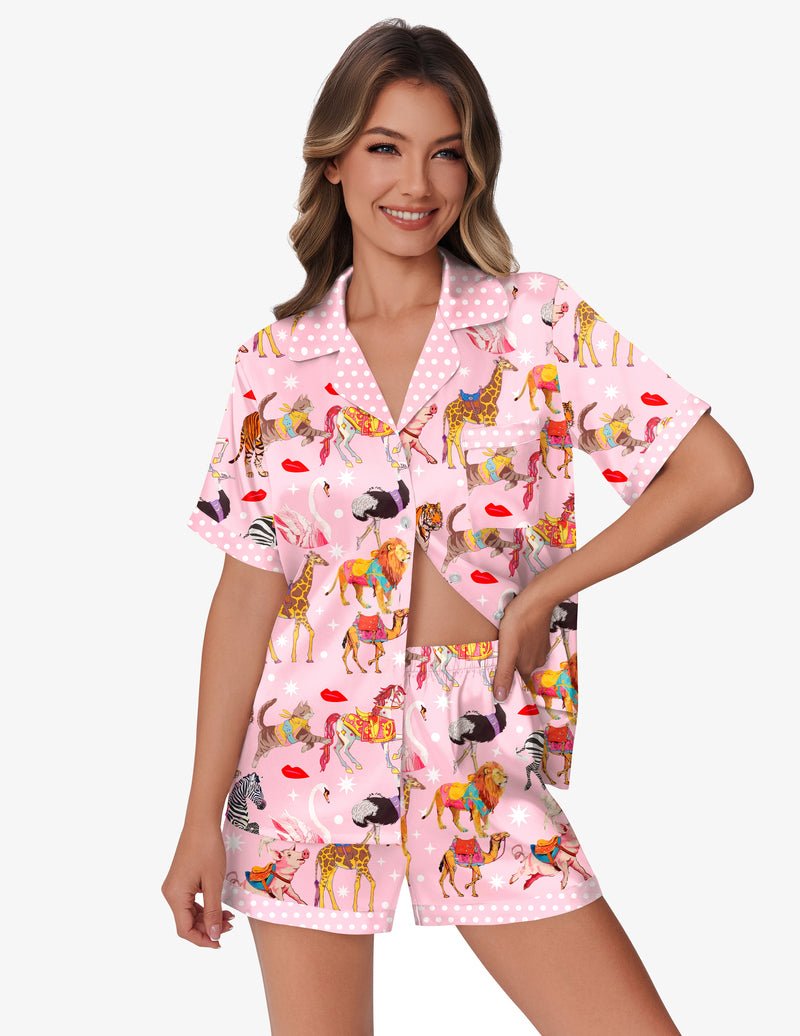 Rosa Satin-Teddy-Schlafanzug mit Tier- und Reiterprint, kurzärmlig, 2-teilig