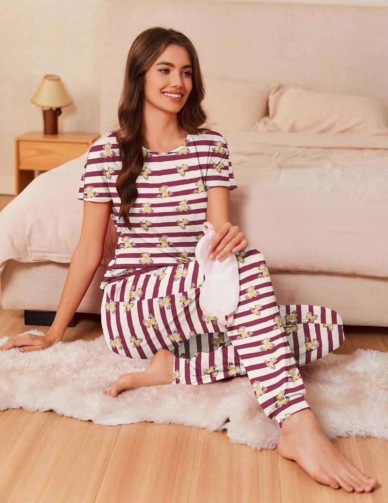 Pyjama-Set mit kurzen Ärmeln, lila-weiße Streifen und Teddybär-Muster, dazu Hose