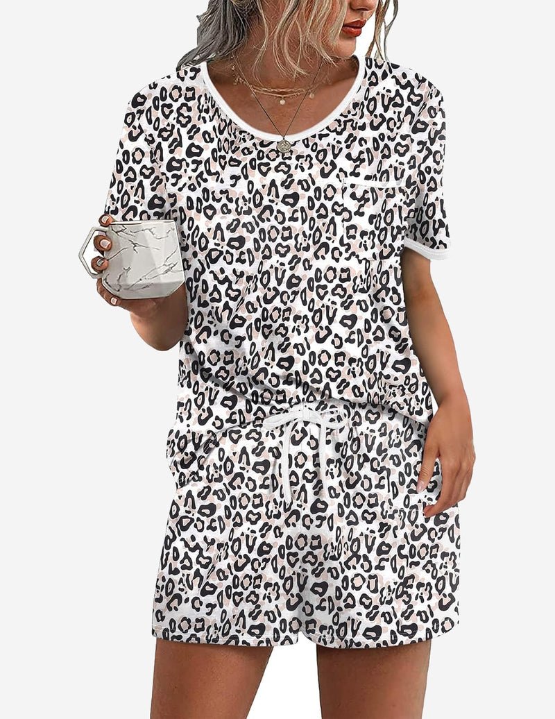 Teddy-Print Schlafanzug-Set, weiß mit schwarzen Leopardenflecken, Rundhals & Shorts