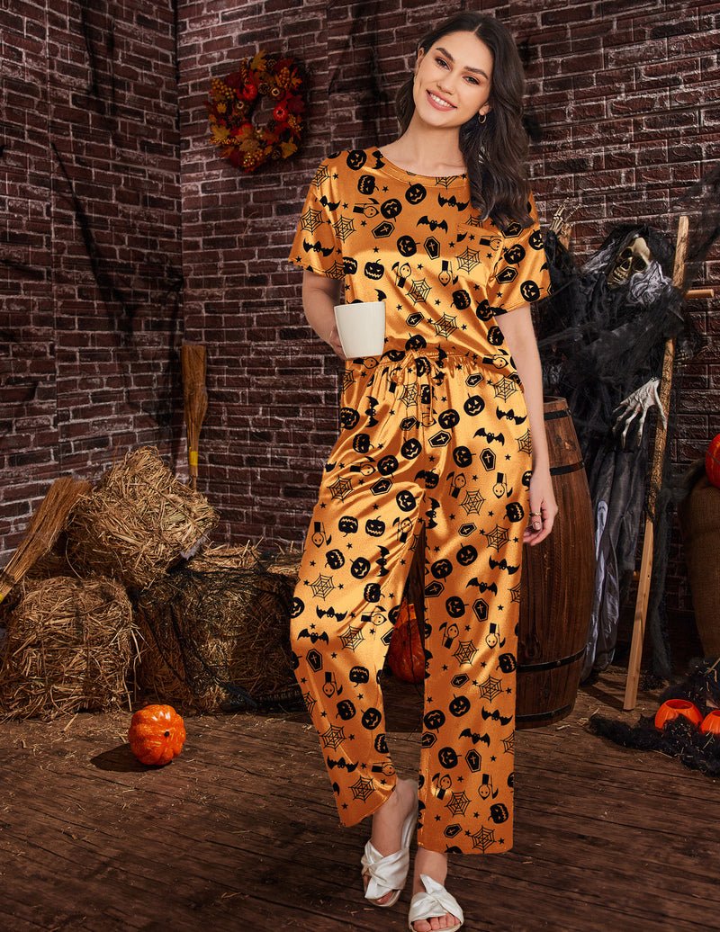 Halloween printed satin pajama set with relaxed fit: short-sleeve top and ankle-length pants