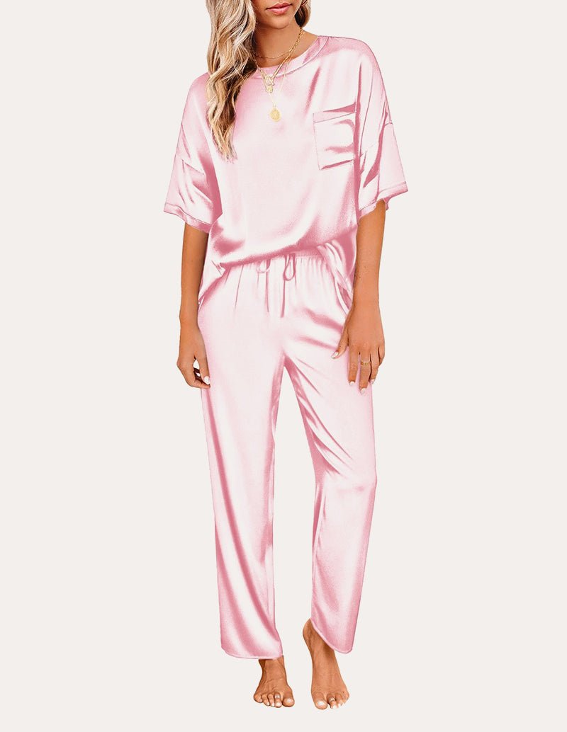 Rosa Satin-Pyjama-Set: Glattes Kurzarmshirt mit Brusttasche, Hose mit Kordelzug und weitem Bein