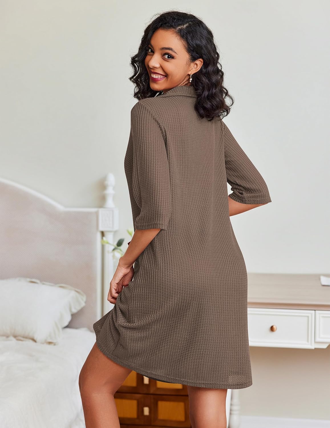 Waffle-knit zip-up bathrobe with pockets, army green, side view